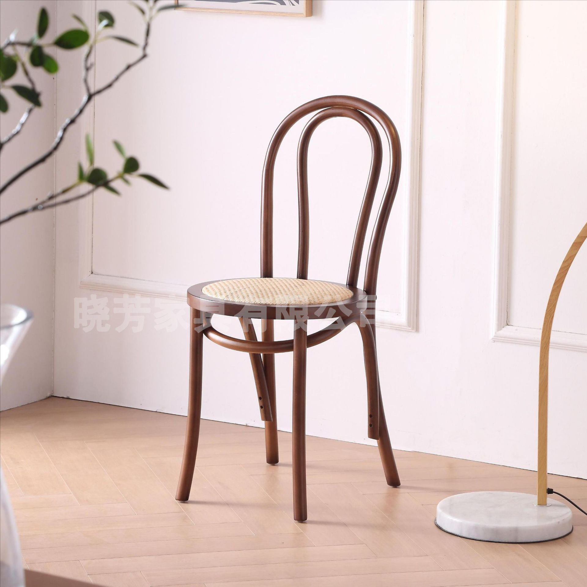 Стул обеденный: mid-century, винтаж, из массива, плетёный из ротанга, для столовой